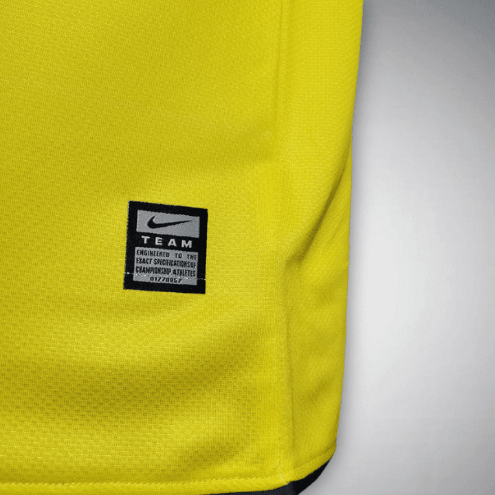 08/09 FC Barcelona Away Long Sleeve Kit from FootballPrestige.com - Premium Football Kits