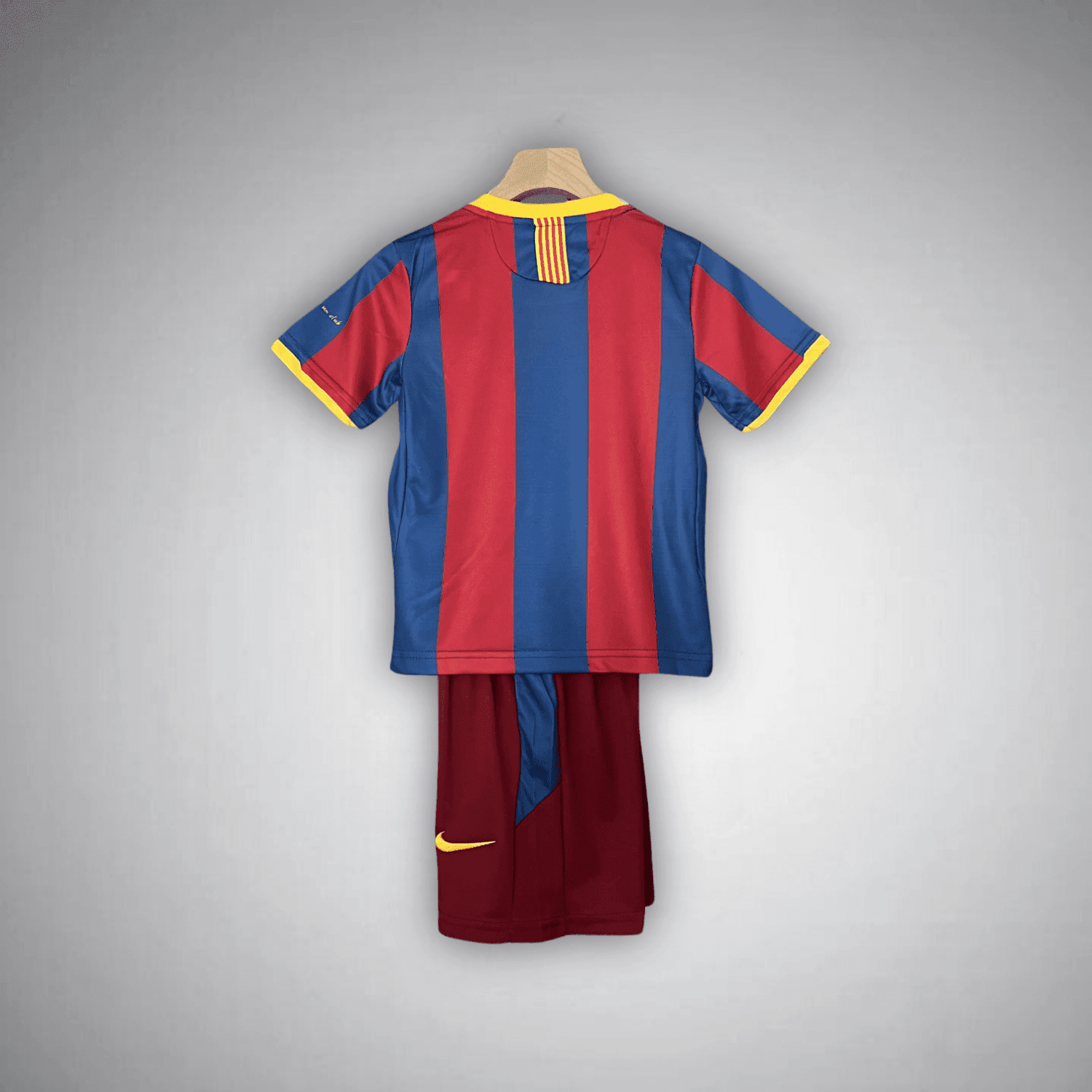 10/11 FC Barcelona Home Kids Size Kit from FootballPrestige.com - Premium Football Kits