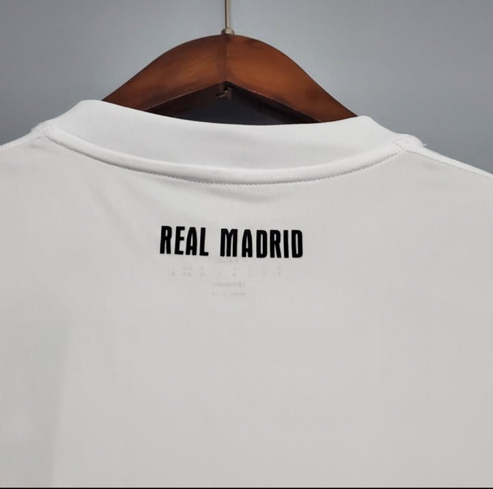 10/11 Real Madrid Home Kit from FootballPrestige.com - Premium Football Kits