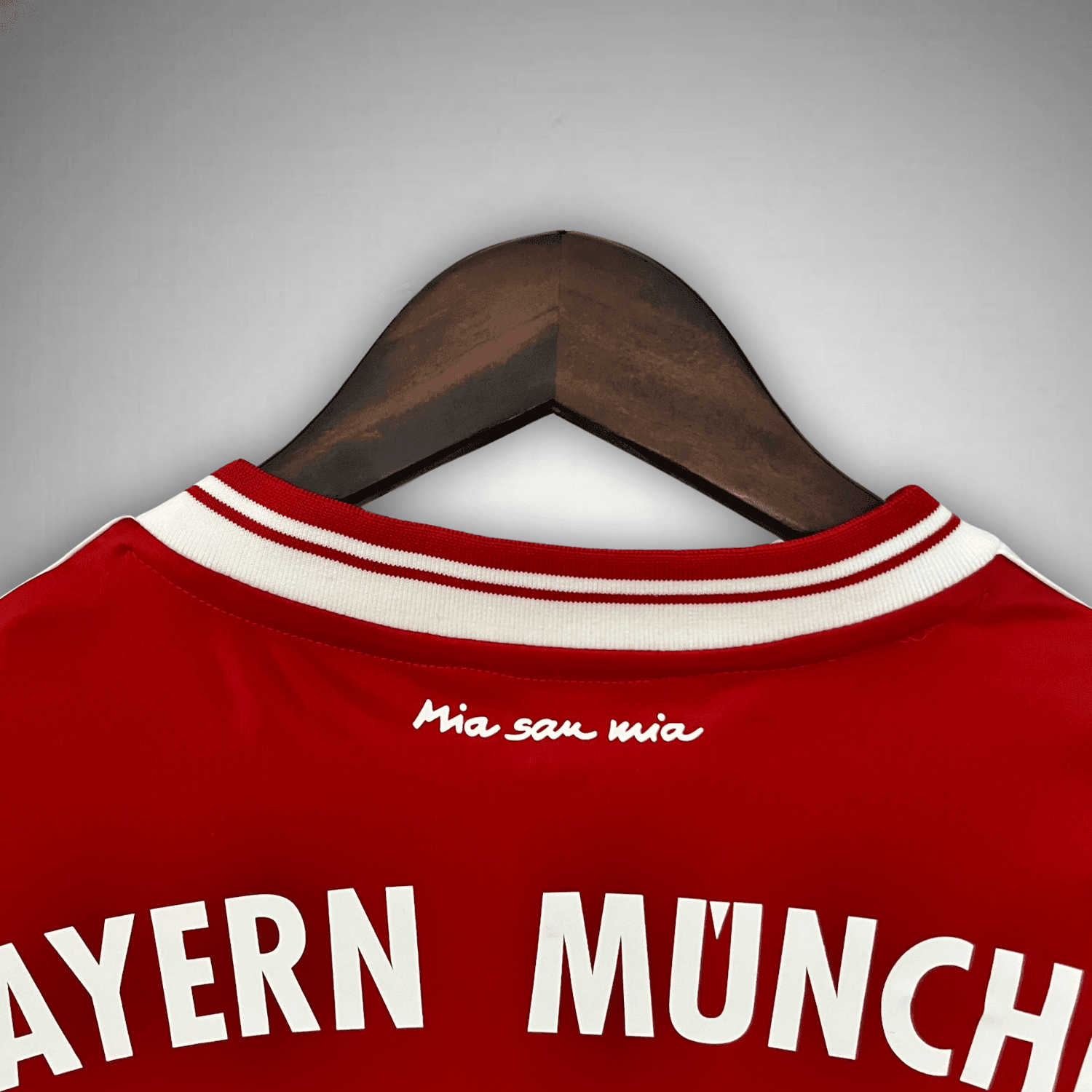 13/14 FC Bayern Home Premium Kit from FootballPrestige.com - Premium Football Kits