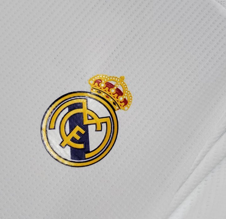 15/16 Real Madrid Home Kit from FootballPrestige.com - Premium Football Kits