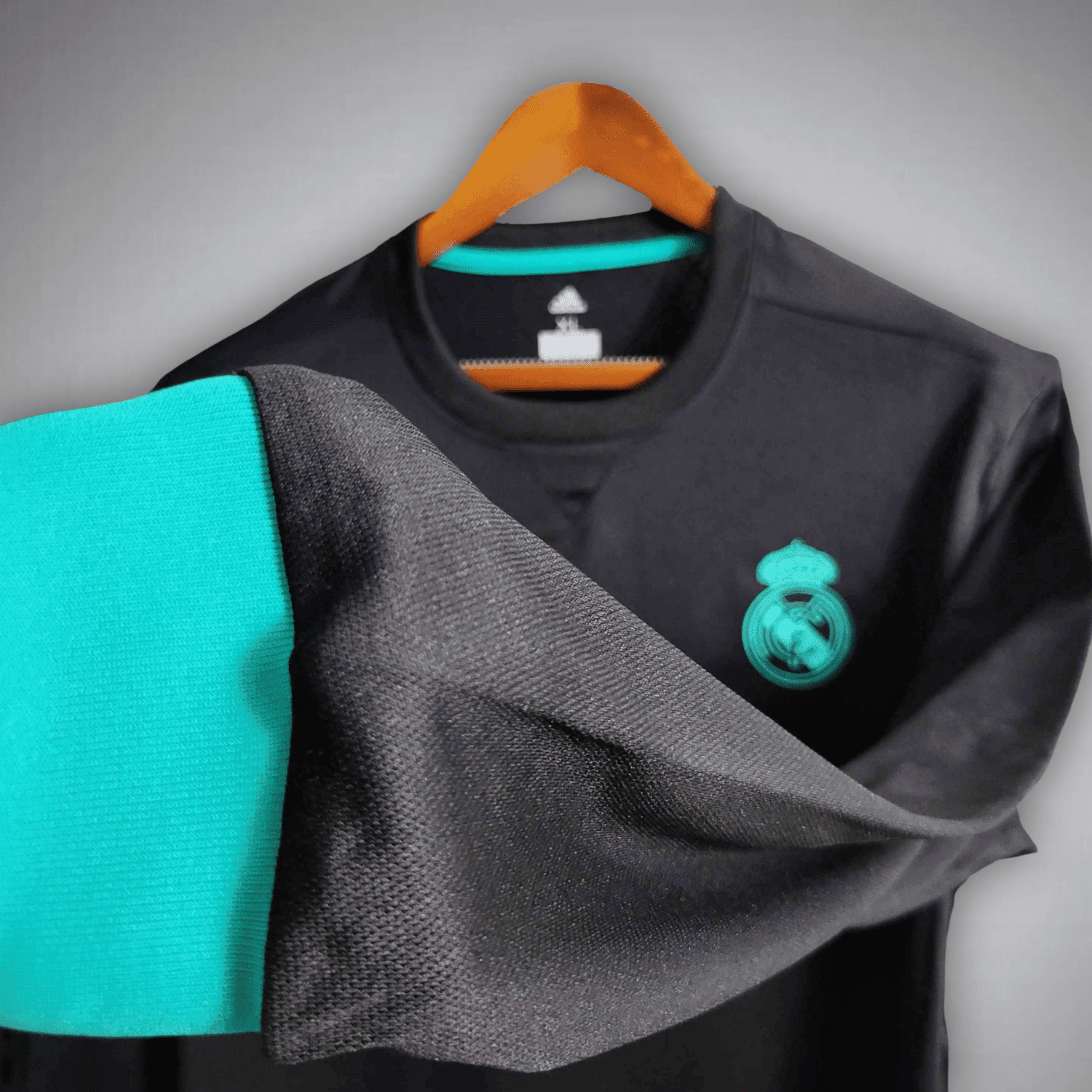 17/18 Real Madrid Long Sleeve Away Kit from FootballPrestige.com - Premium Football Kits