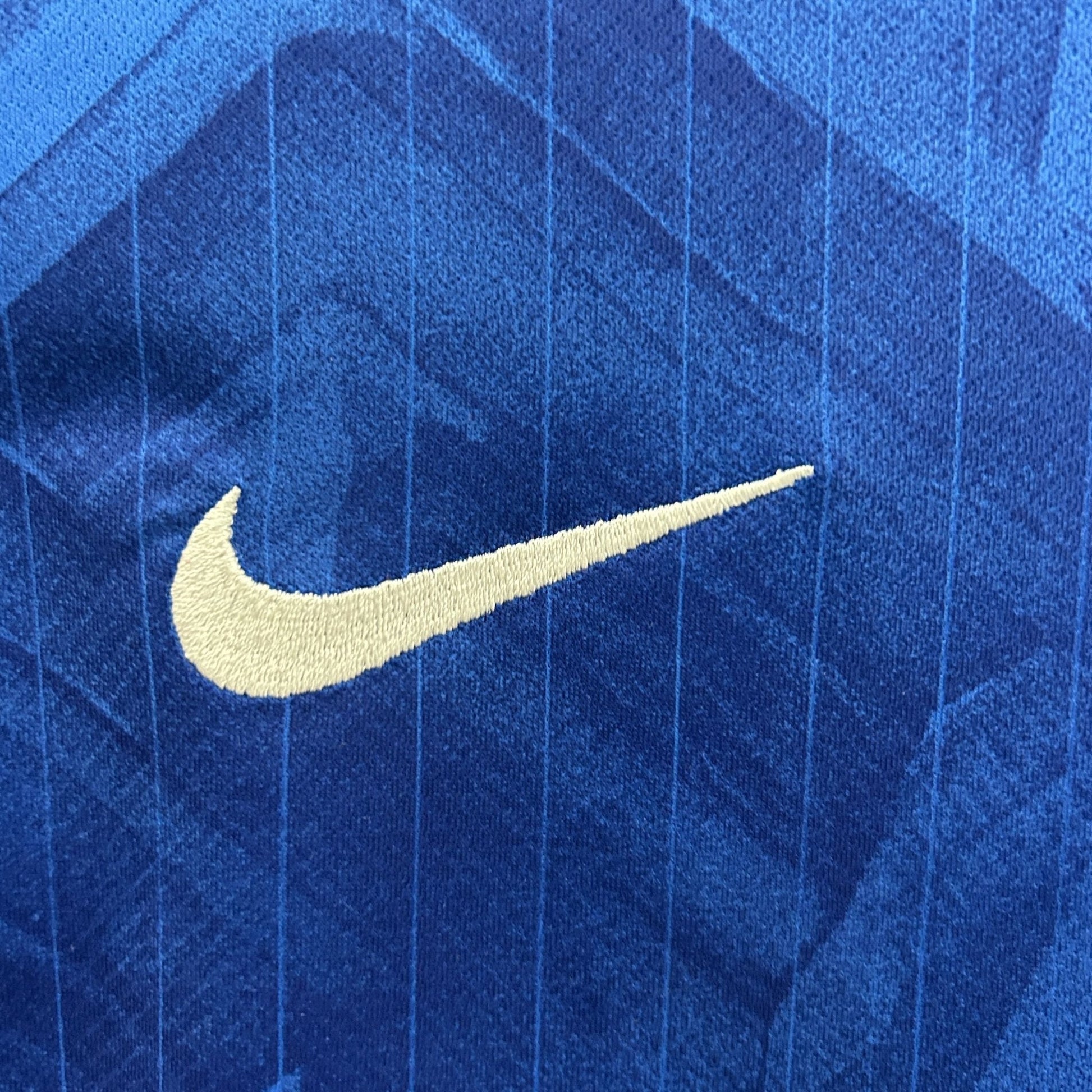 25/26 Chelsea Home Kids Size Kit from FootballPrestige.com - Premium Football Kits