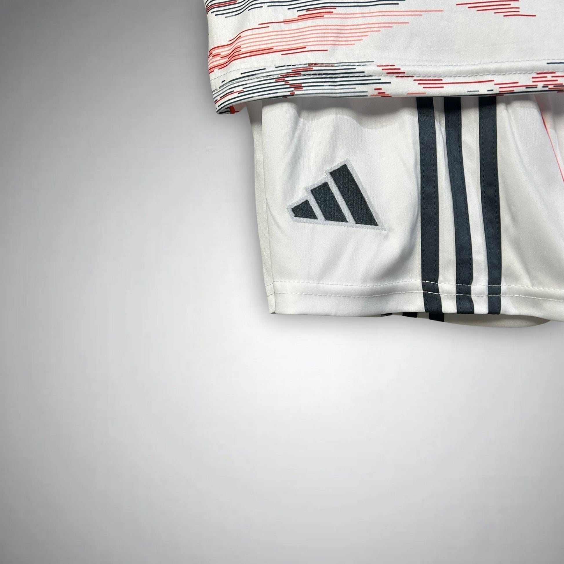 25/26 FC Bayern Away Kids Size Kit from FootballPrestige.com - Premium Football Kits