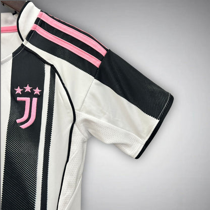 25/26 Juventus Home Kids Size Kit from FootballPrestige.com - Premium Football Kits