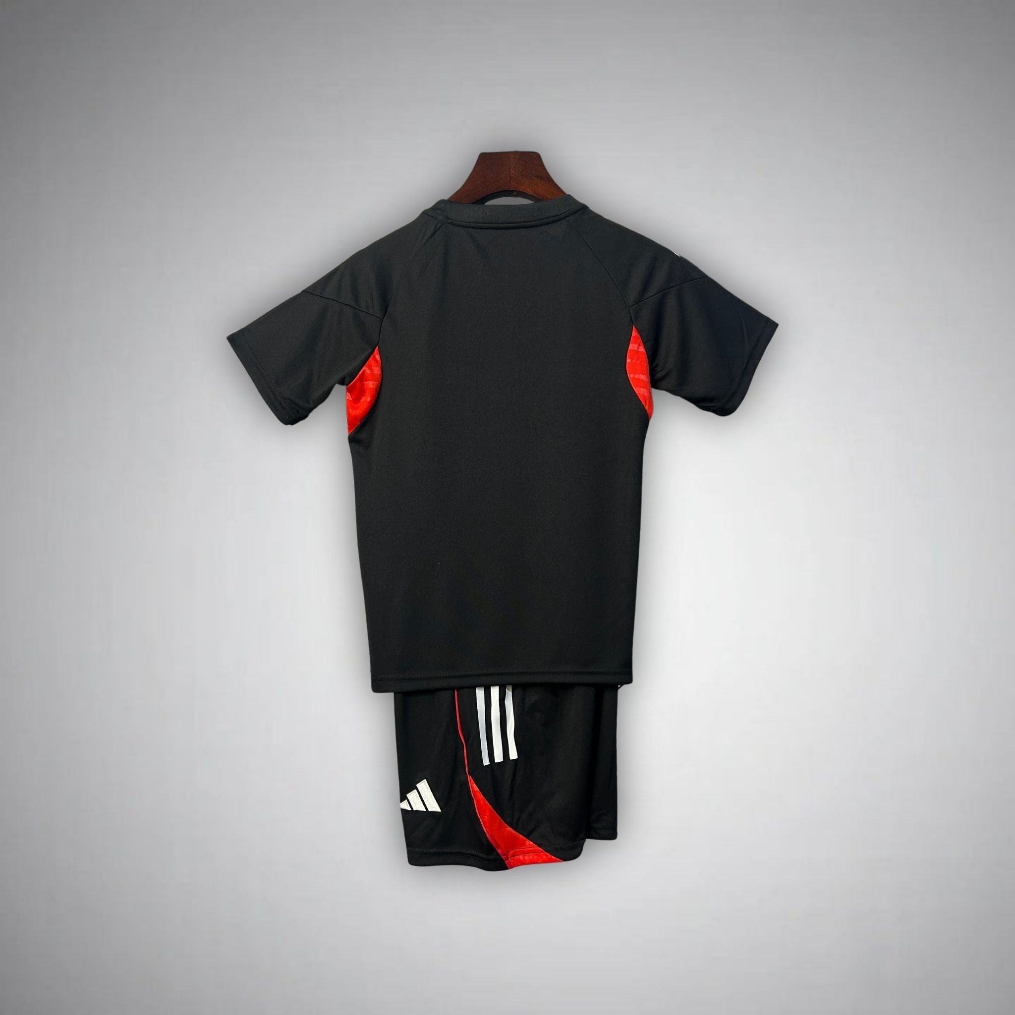 25/26 SL Benfica Training Kids Size Kit from FootballPrestige.com - Premium Football Kits