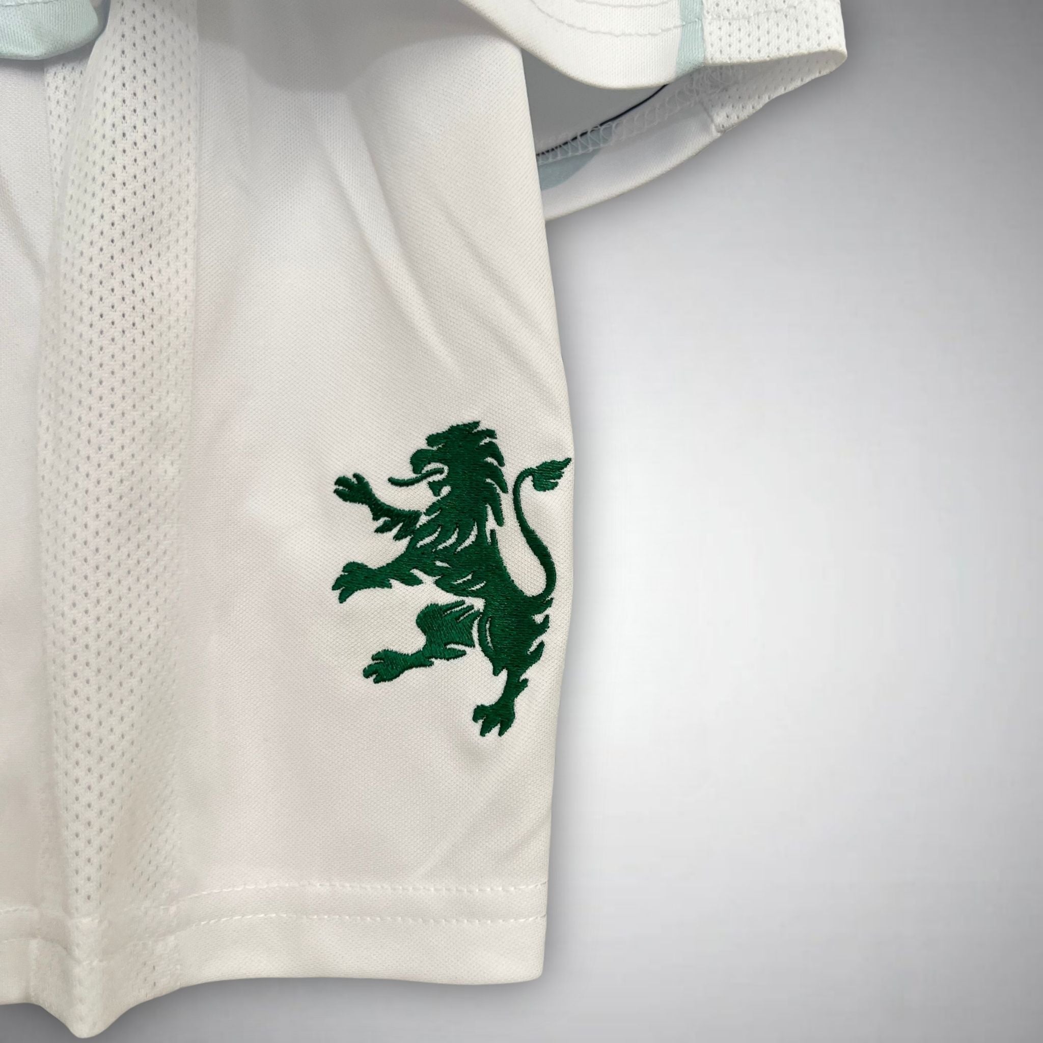 25/26 Sporting CP Fourth Kids Size Kit from FootballPrestige.com - Premium Football Kits
