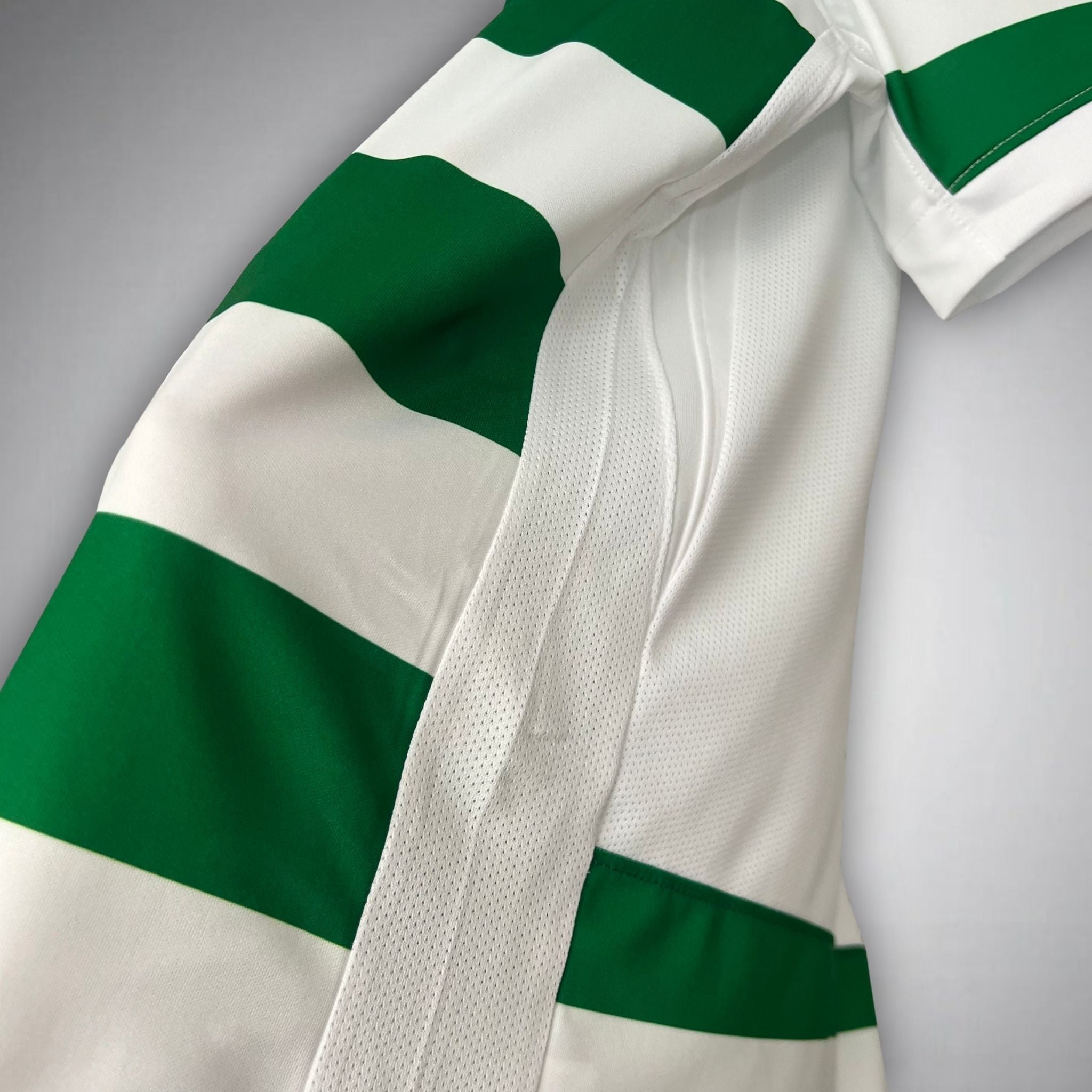 25/26 Sporting CP Home Kit from FootballPrestige.com - Premium Football Kits